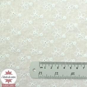 Coton Lisette fleurs brodées - bordures festonnées - Oeko-Tex