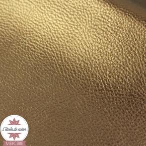 Simili cuir fin beige nacré - coupon 50 x 70 cm
