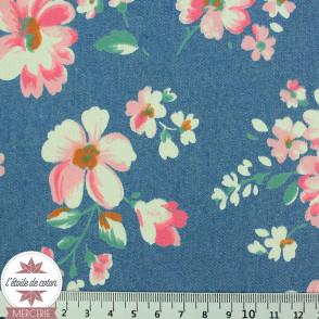 Tissu coton chambray by Poppy - Fleurs sur fond bleu